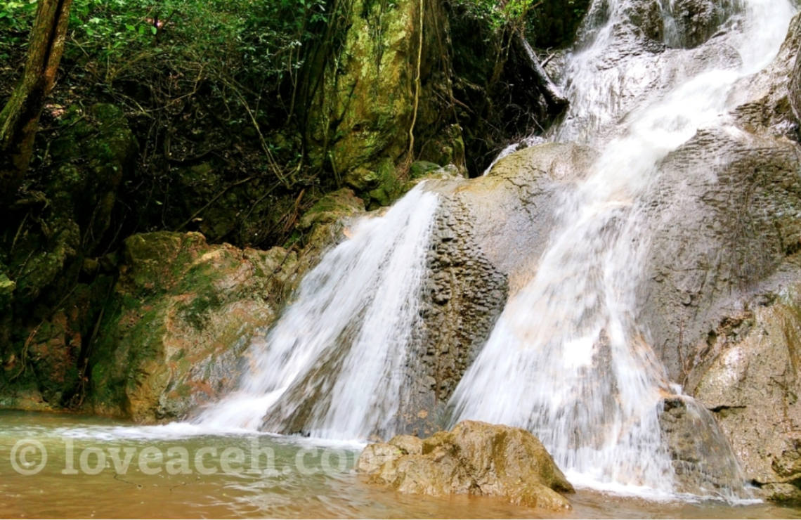 Air Terjun Luthu Lamweu